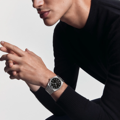 T1374101105100 — en la muñeca — imagen oficial Tissot